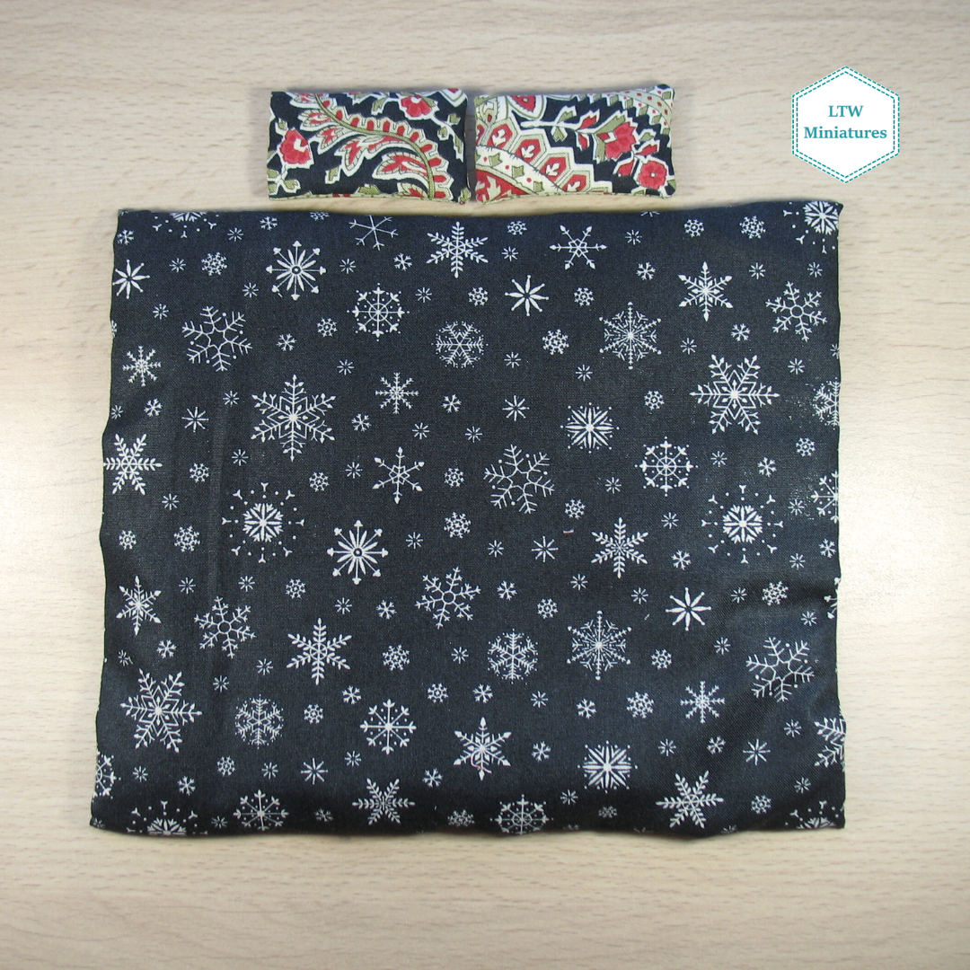 Christmas Dollhouse Miniature Quilt - Dark Diamonds - and Pillows for 1:12 Double Bed