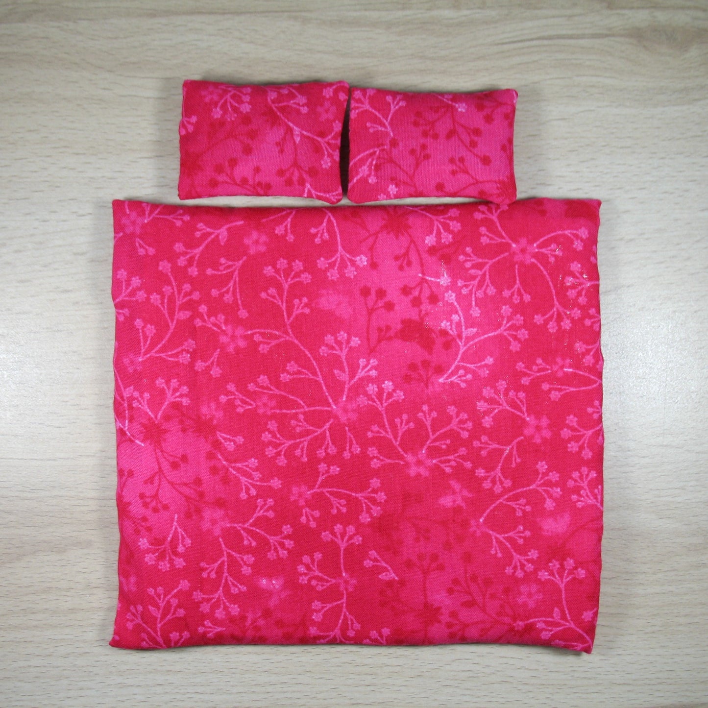 Bright Pink Single Quilt and Pillows for 1:12 Dollhouse