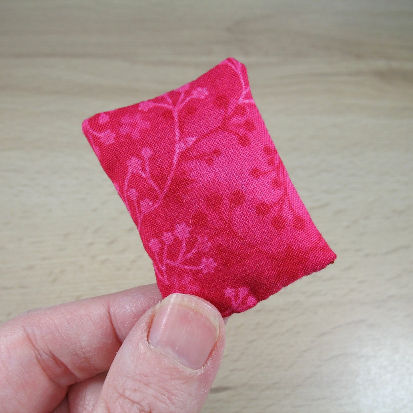Bright Pink Single Quilt and Pillows for 1:12 Dollhouse
