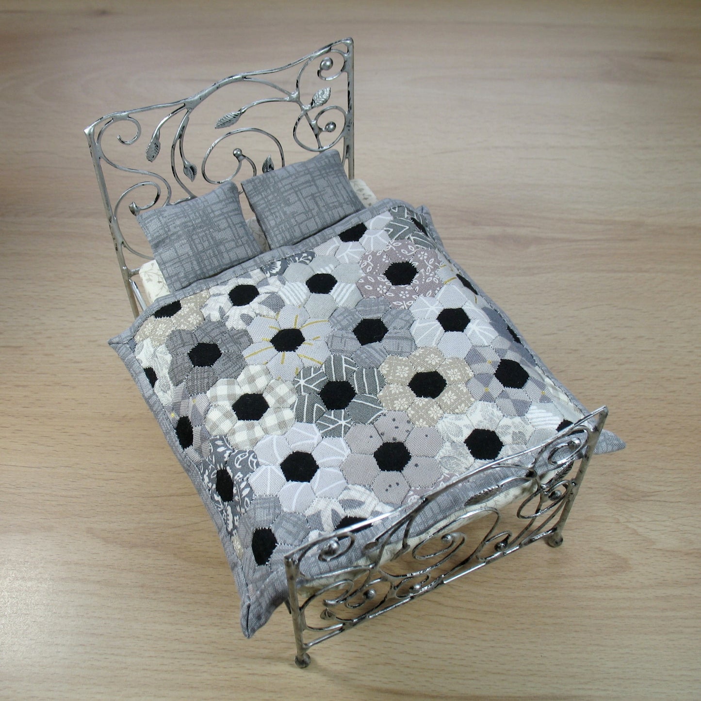 Grey Flowers Single Quilt and Pillows for 1:12 Dollhouse