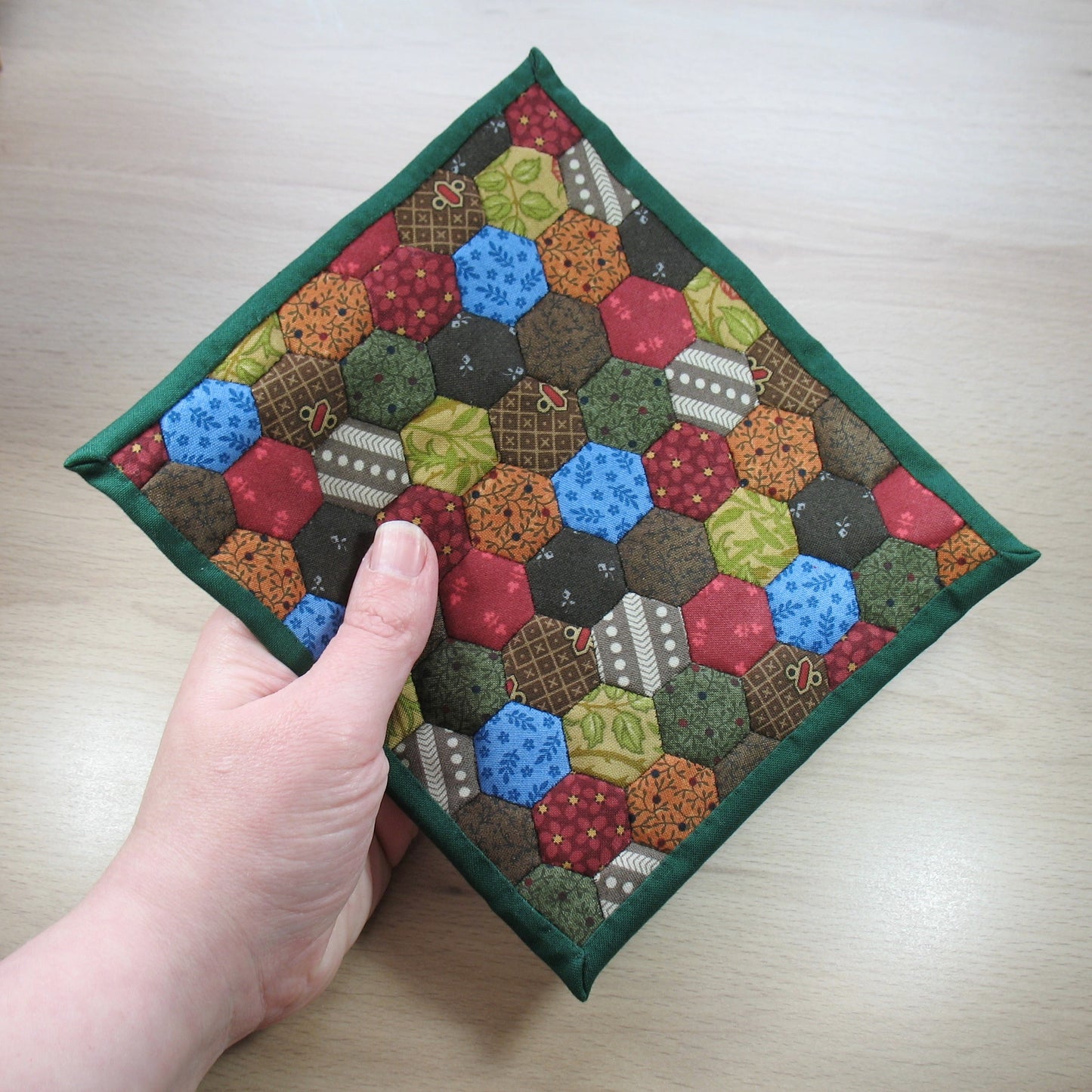 Traditional Hexies Double Quilt and Pillows for 1:12 Dollhouse