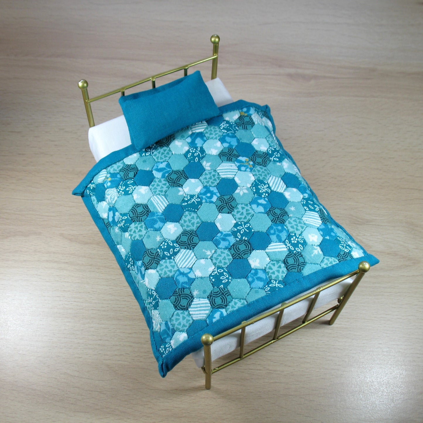 Turquoise Single Quilt and Pillows for 1:12 Dollhouse