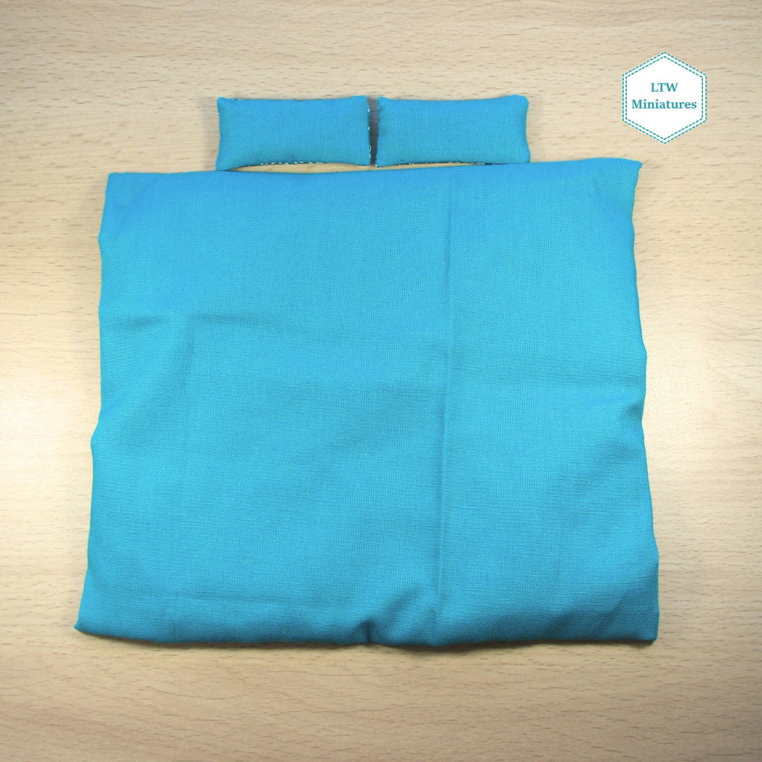 Turquoise Diamonds Double Quilt and Pillows for 1:12 Dollhouse