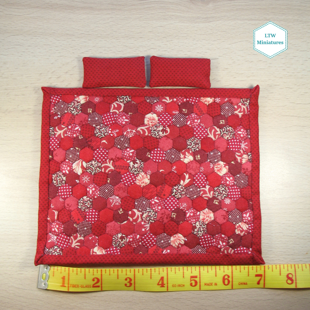 Red Hexies Double Quilt and Pillows for 1:12 Dollhouse