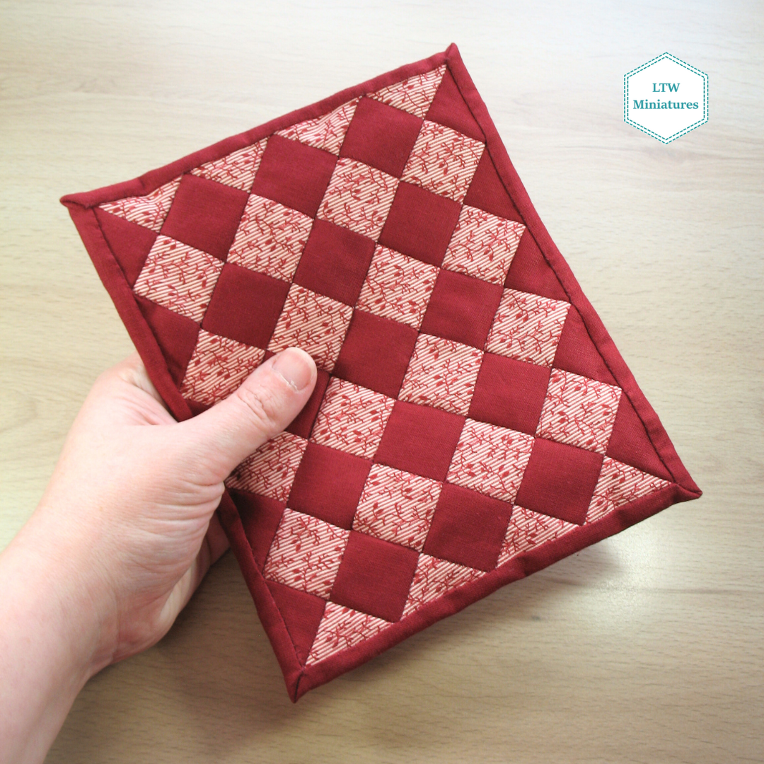Red Diamonds Double Quilt and Pillows for 1:12 Dollhouse