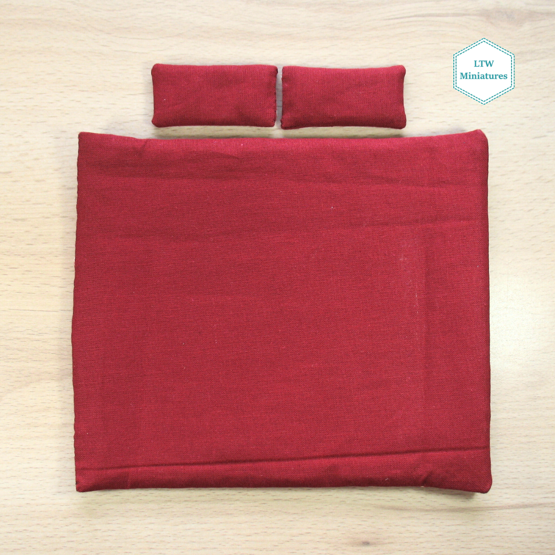 Red Zigzag Single Quilt and Pillows for 1:12 Dollhouse