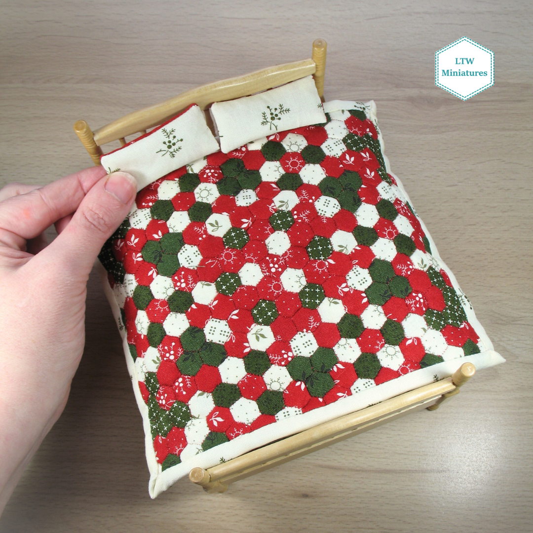 Christmas Snowflake Dollhouse Miniature Quilt and Pillows for 1:12 Double Bed