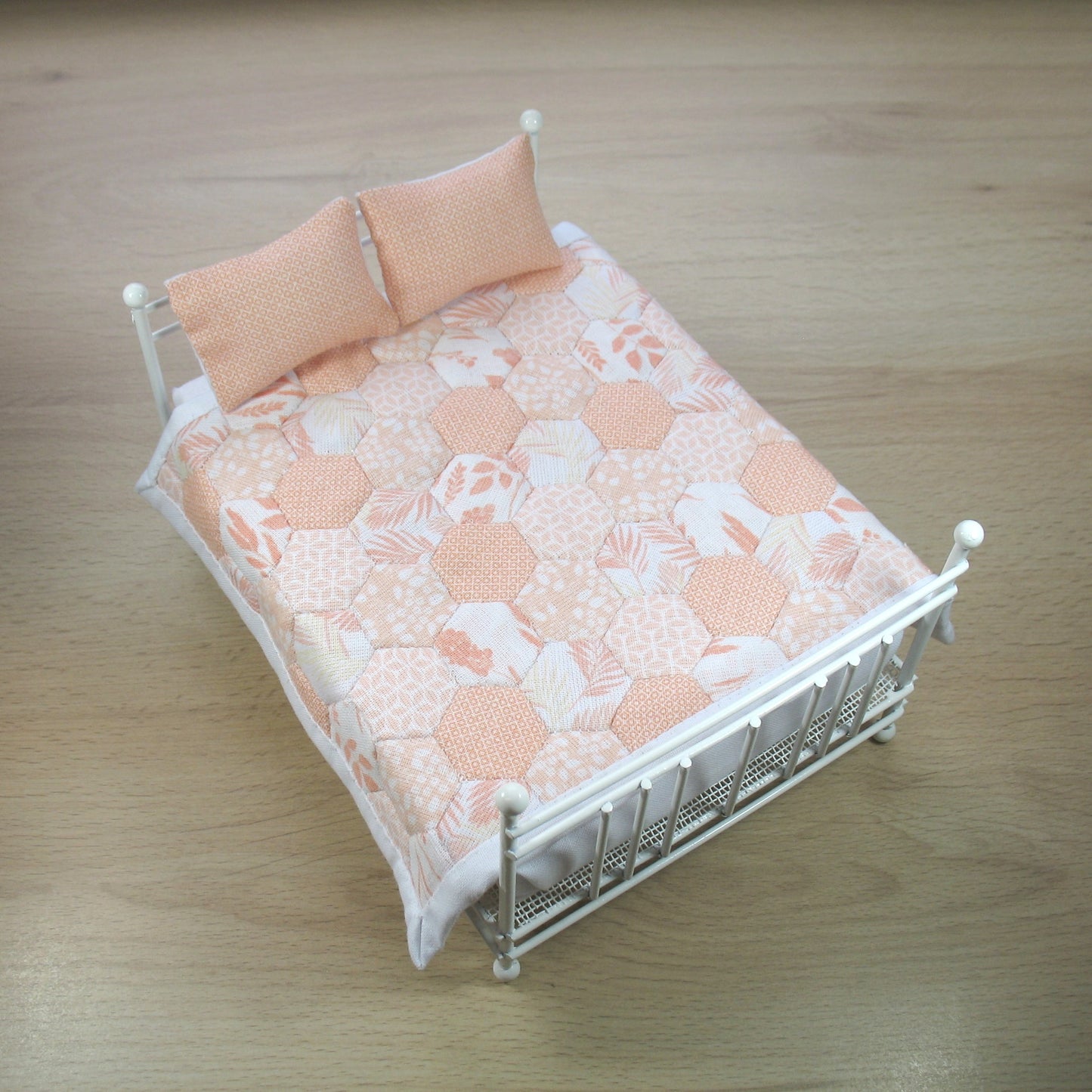 Peach Double Quilt and Pillows for 1:12 Dollhouse