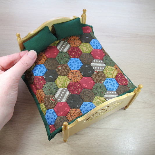 Traditional Hexies Double Quilt and Pillows for 1:12 Dollhouse