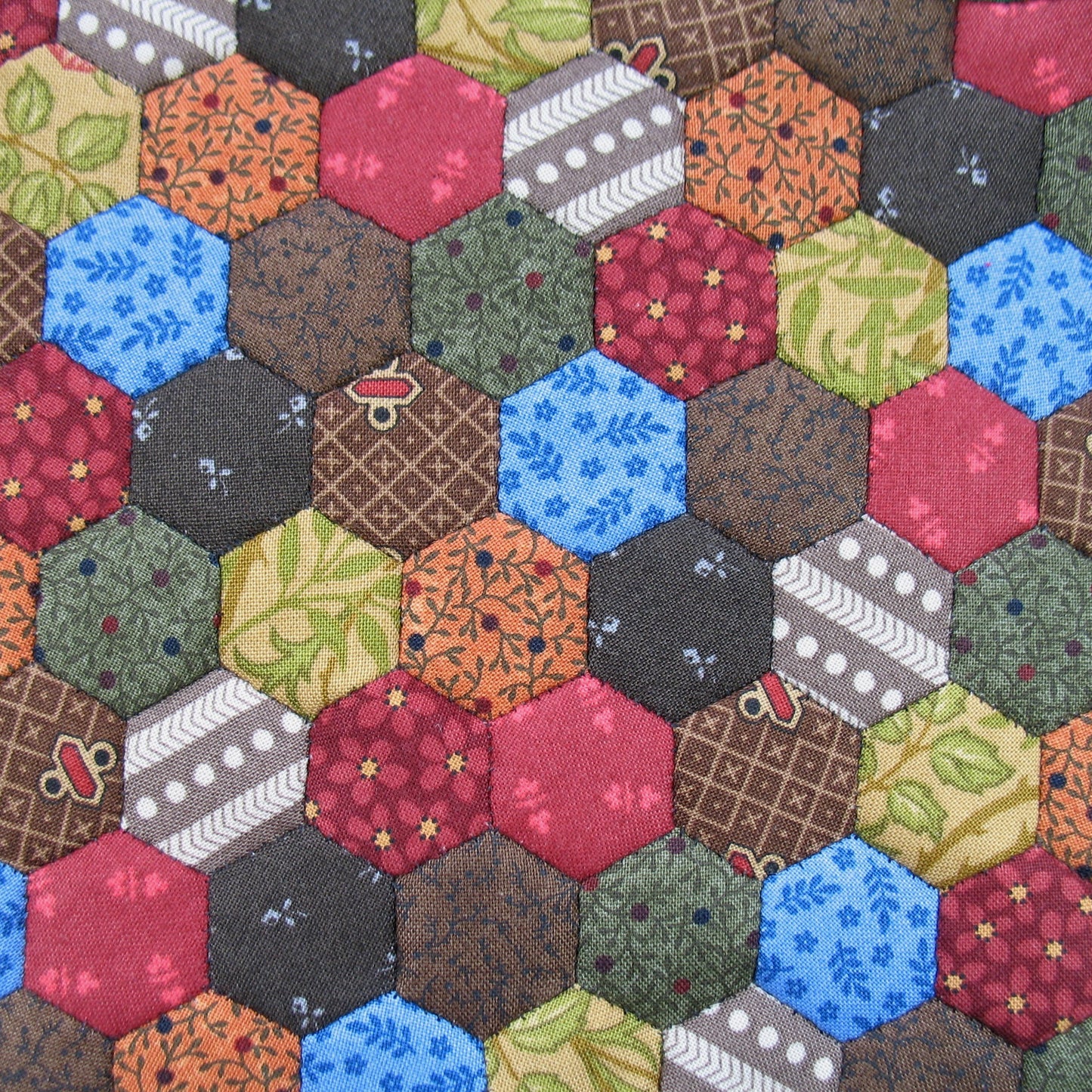 Traditional Hexies Double Quilt and Pillows for 1:12 Dollhouse