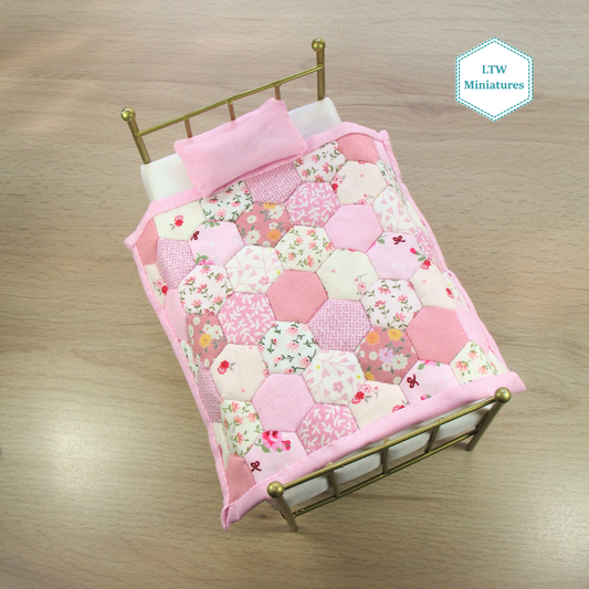 Pink Single Quilt and Pillows for 1:12 Dollhouse