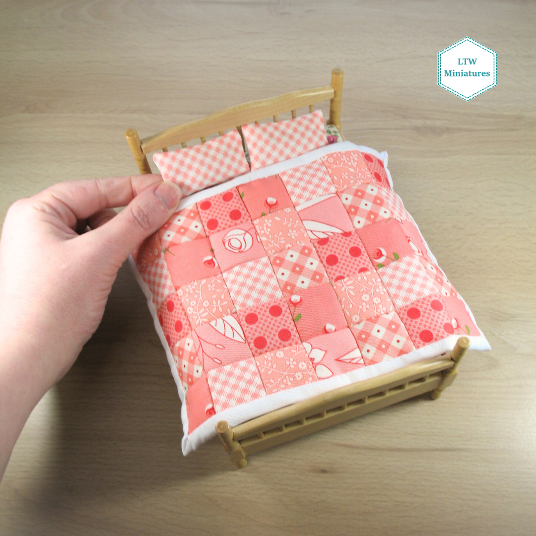 Coral Squares Double Quilt and Pillows for 1:12 Dollhouse