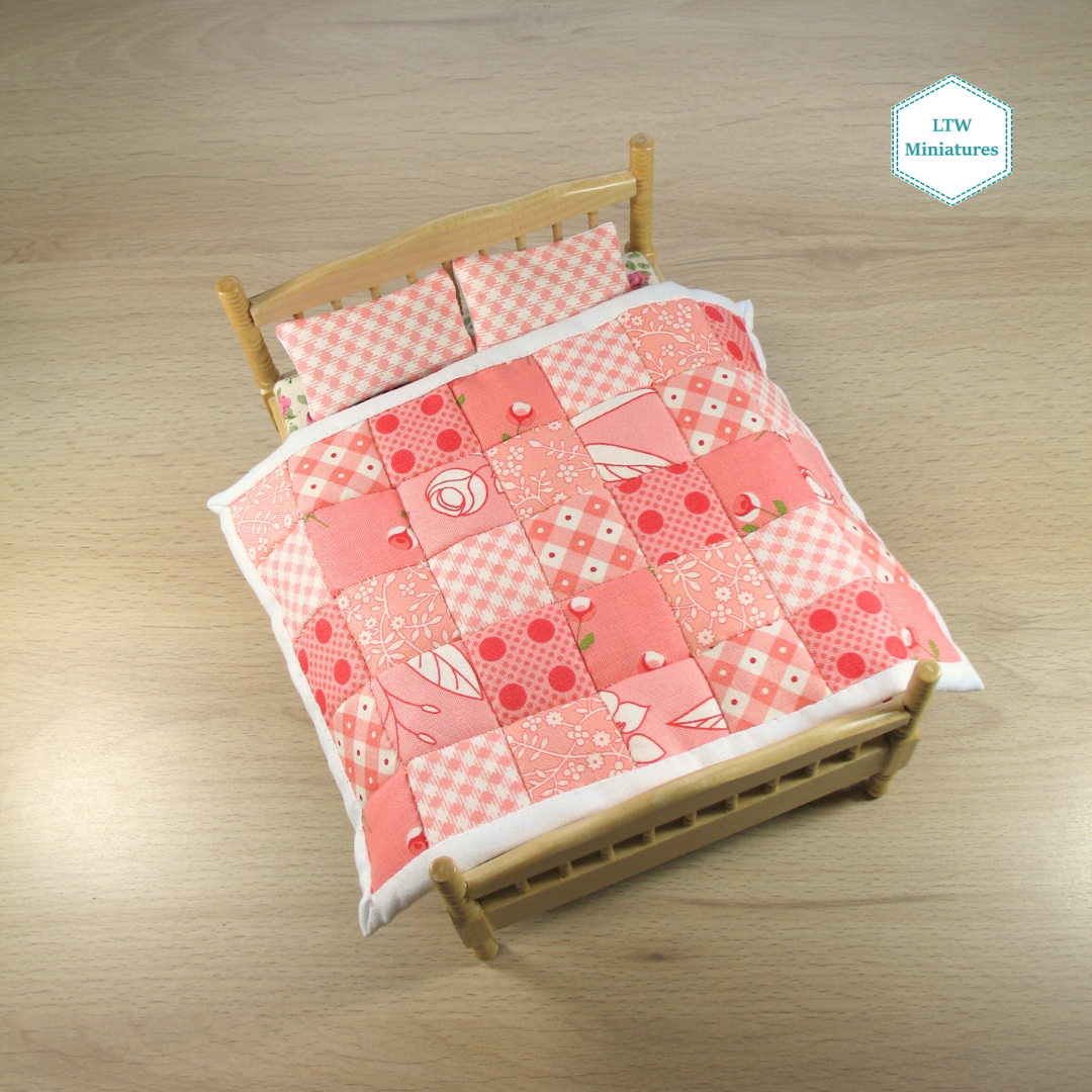 Coral Squares Double Quilt and Pillows for 1:12 Dollhouse