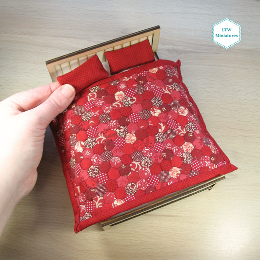 Red Hexies Double Quilt and Pillows for 1:12 Dollhouse
