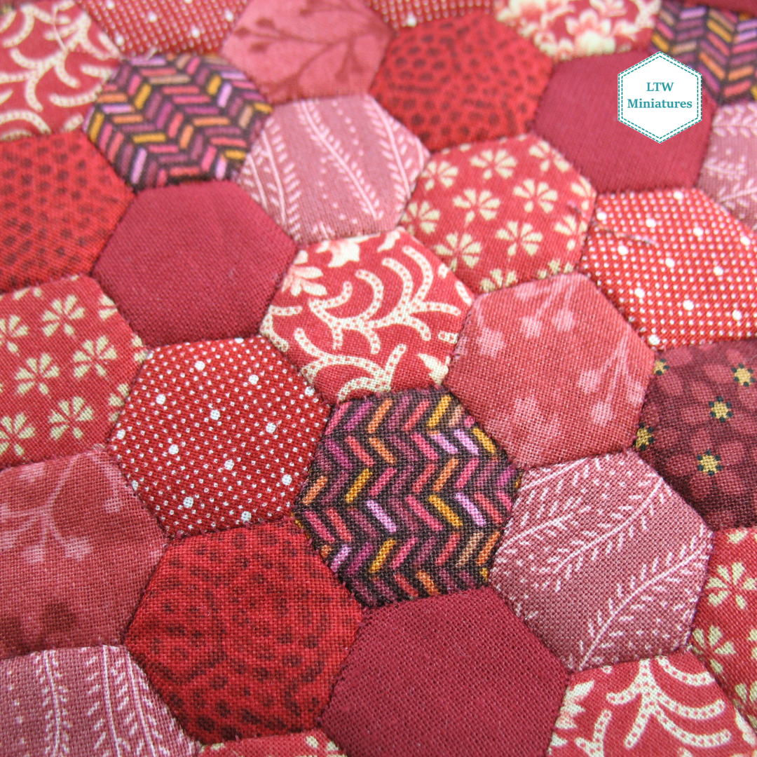 Red Hexies Single Quilt and Pillows for 1:12 Dollhouse